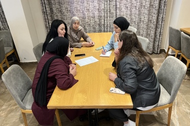 جذور تعزّز قدرات مشرفات ومربيات دور الحضانات في مجال تنمية الطفولة المبكرة