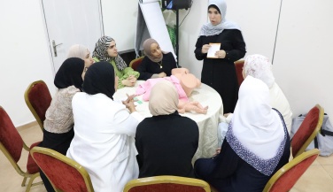تدريب عن الدعم الحيوي المتقدم للحالات الطارئة أثناء الولادة ومساعدة حديثي الولادة على التنفس