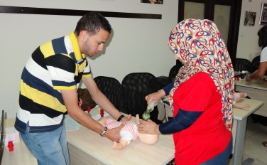 مساعدة حديثي الولادة على التنفس (HBB)