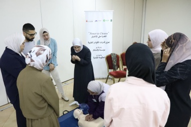 تدريب عن الدعم الحيوي المتقدم للحالات الطارئة أثناء الولادة ومساعدة حديثي الولادة على التنفس