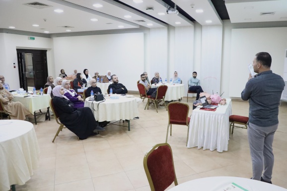 تدريب عن الدعم الحيوي المتقدم للحالات الطارئة أثناء الولادة ومساعدة حديثي الولادة على التنفس