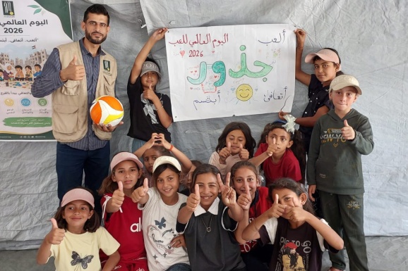 مؤسسة جذور ترسم البسمة على وجوه الأطفال بأنشطة ترفيهية وداعمة للصحة النفسية